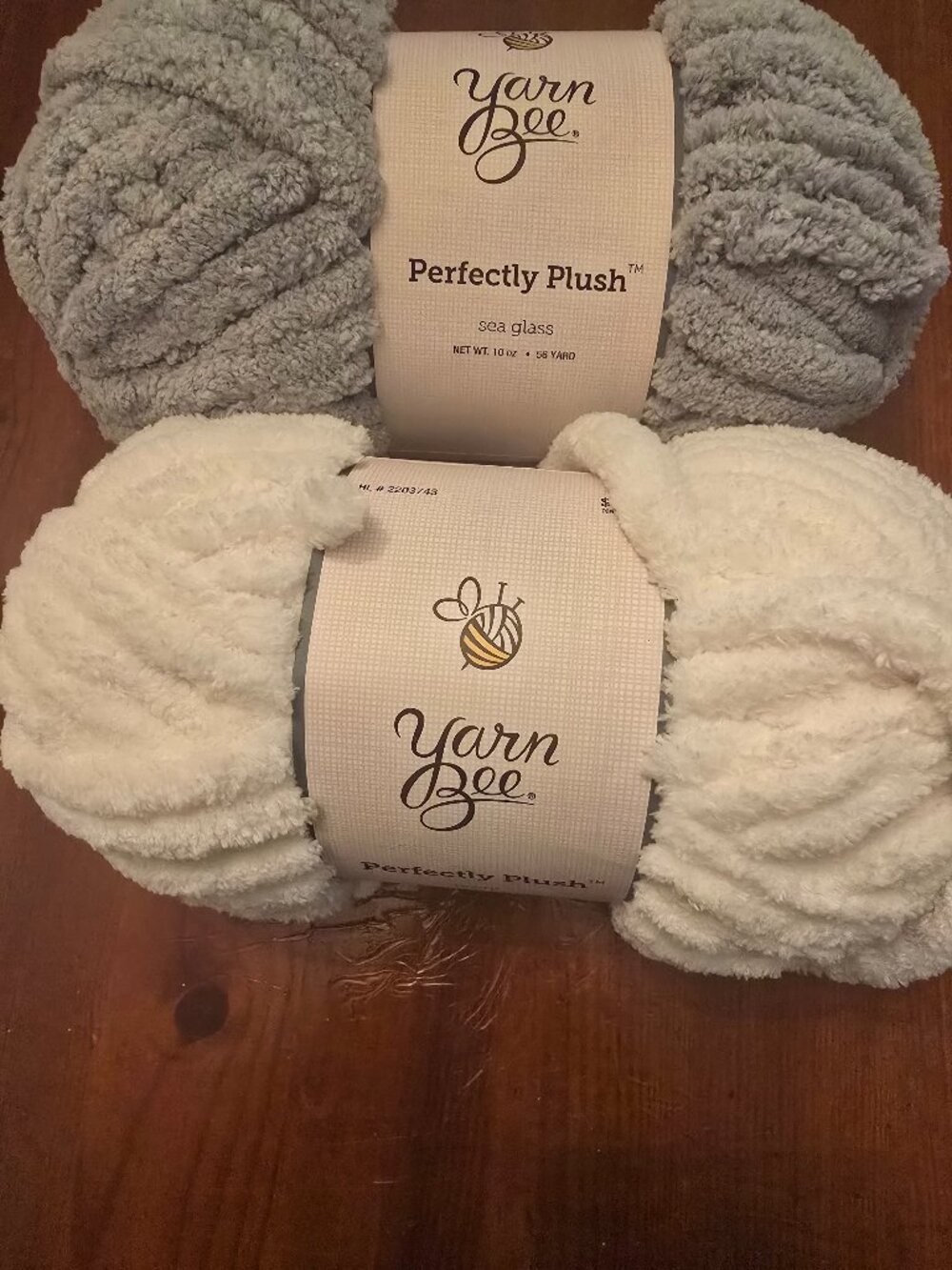 Yarn Mixed Lot of 2 Sea Glass Lot 206501 Ivory Lot 212385 Yarn Bee Jumbo #7